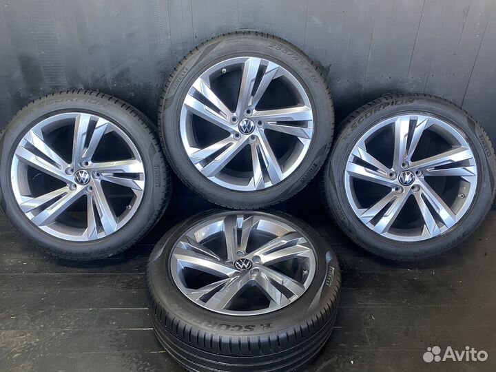 R19 Pirelli Scorpion 255/45, PCD 5x112 DIA 57.1