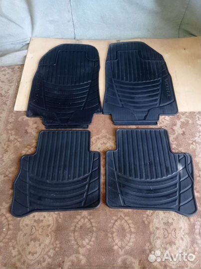 Автомобильные коврики Nissan Tiida