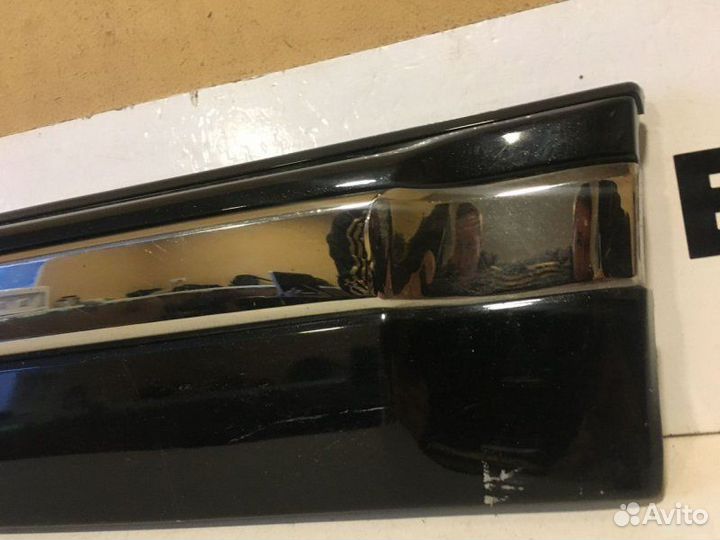 Накладка двери задняя правая Lexus Lx