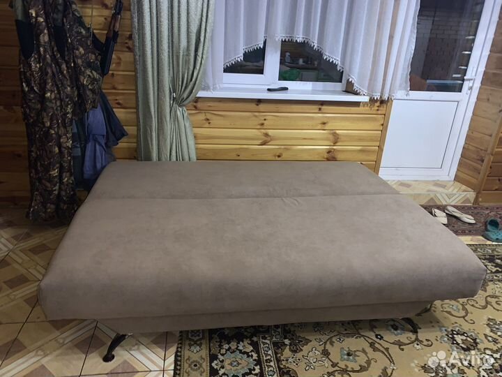 Обшивка обтягивание диванов