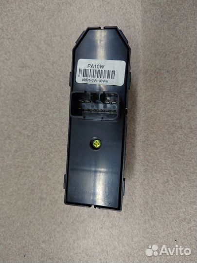 Кнопка переднего R стеклоподъёмника Sportage 3 SL