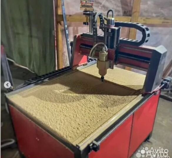Фрезерный станок по дереву и двп с чпу