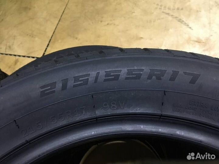 Windforce Snowblazer UHP 215/55 R17 98V