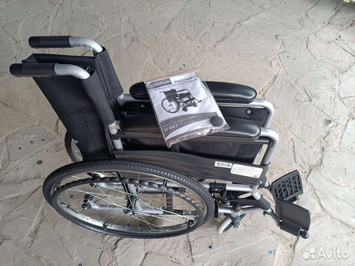 Кресло-коляска для инвалидов новая