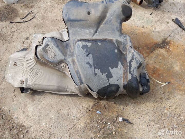 Бензобак Volkswagen Bora 1997-2005