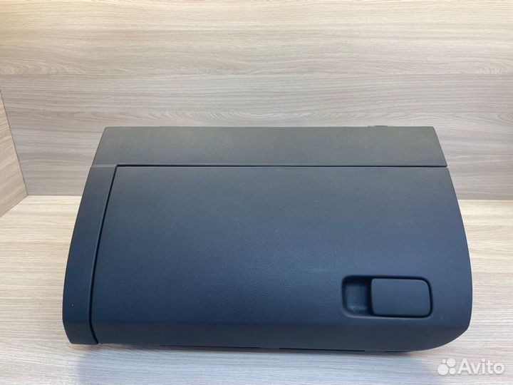 Бардачок Volkswagen Polo