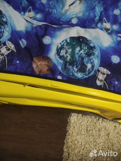 Детская кровать машинка с матрасом бу