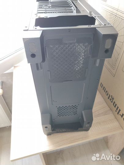 Корпус Aerocool Cylon TG с подсветкой RGB