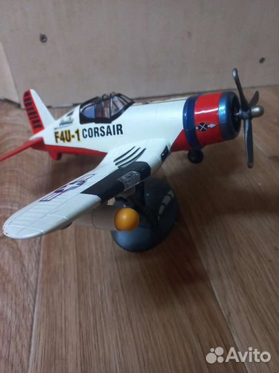 Сборная модель самолета F4U -1 corsair