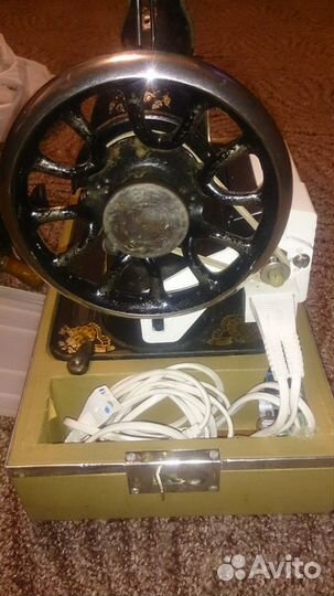 Швейная машинка Зингер