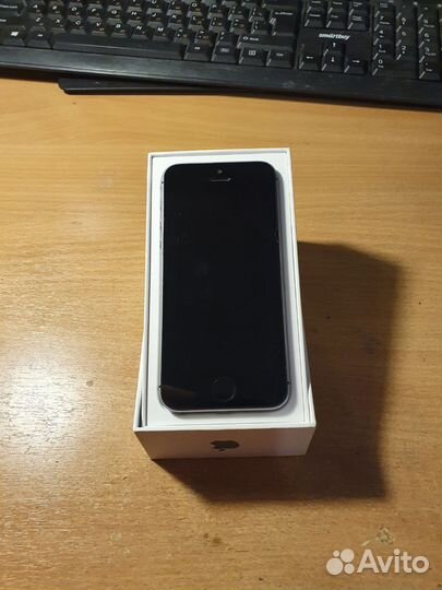 iPhone SE 2016