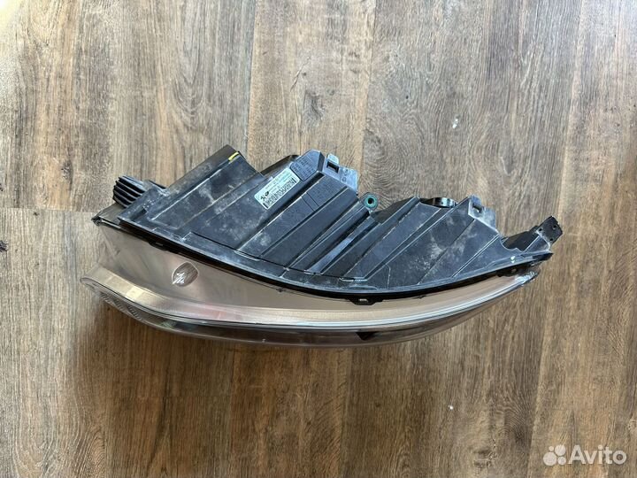 Peugeot traveller левая фара