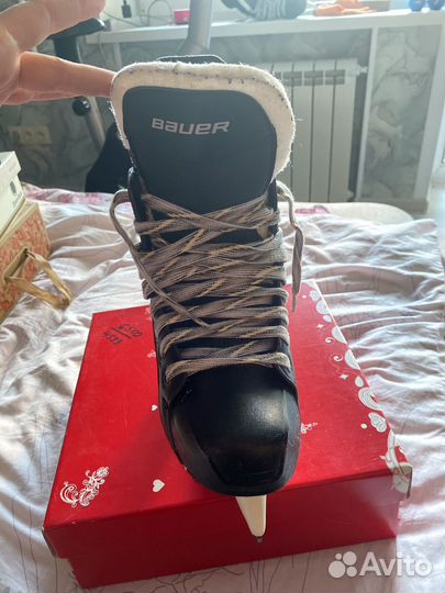 Коньки хоккейные 42 размер бауер