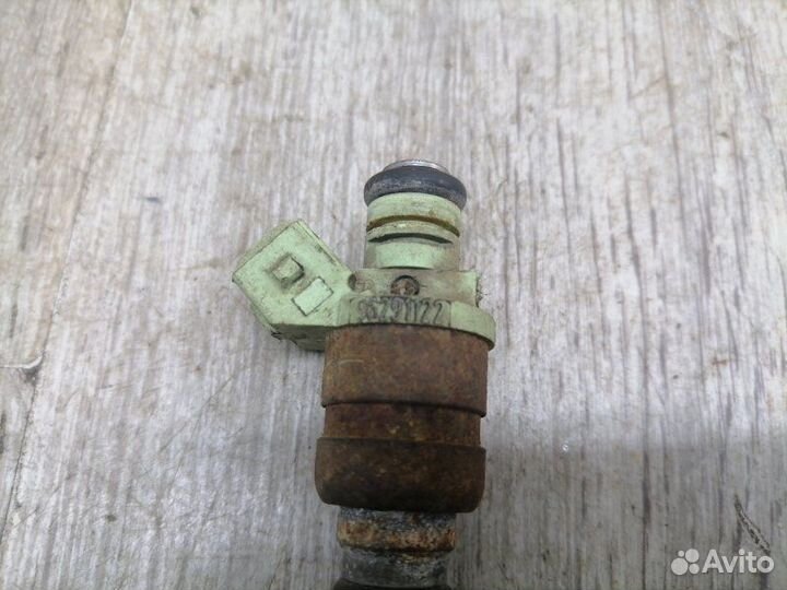 Форсунка инжекторная Daewoo Nexia N150 F16D3 2009