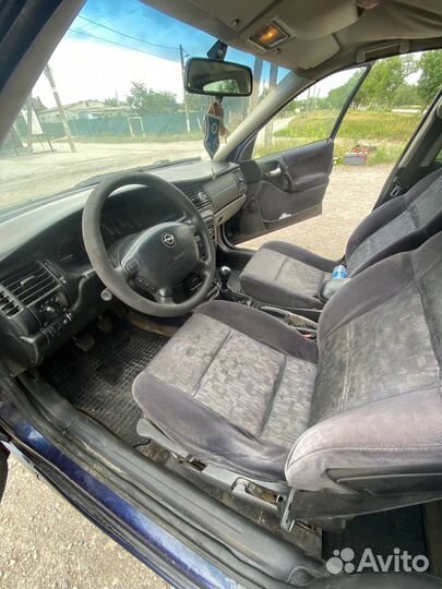 Opel Vectra 2.0 МТ, 1999, 150 000 км
