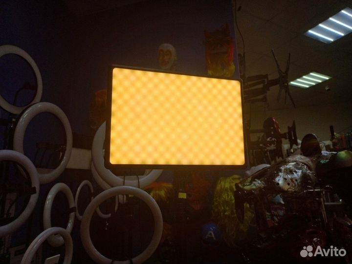 Видеосвет светодиодный студийный со штативом 210см