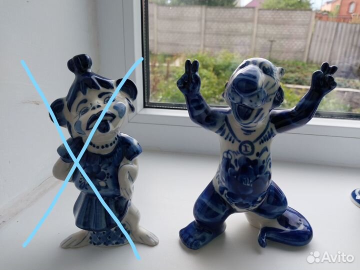 Статуэтки гжель обезьяна,петух,тигры,заяц и др