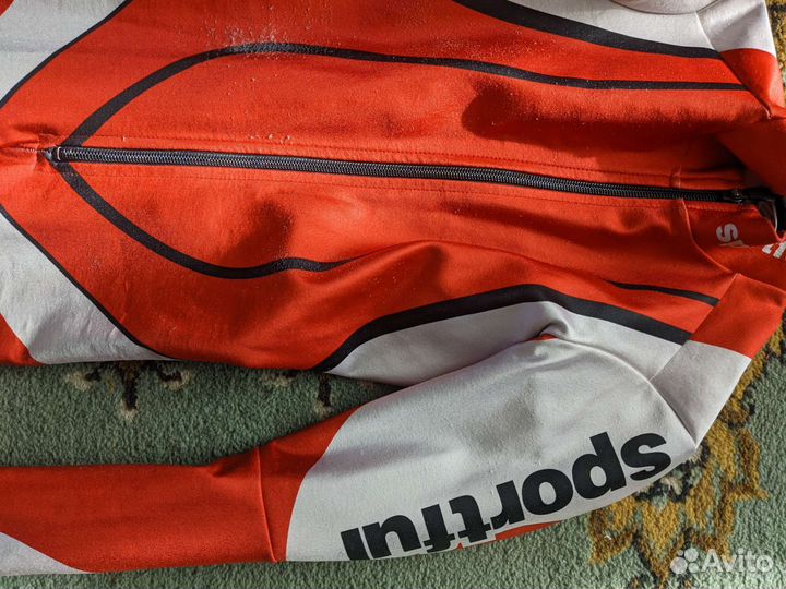 Горнолыжные комбинезоны