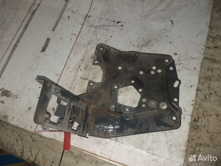 Кронштейн блока кранов Scania 1481526