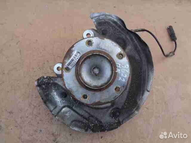 Кулак поворотный правый BMW 3-Series E90 6764444