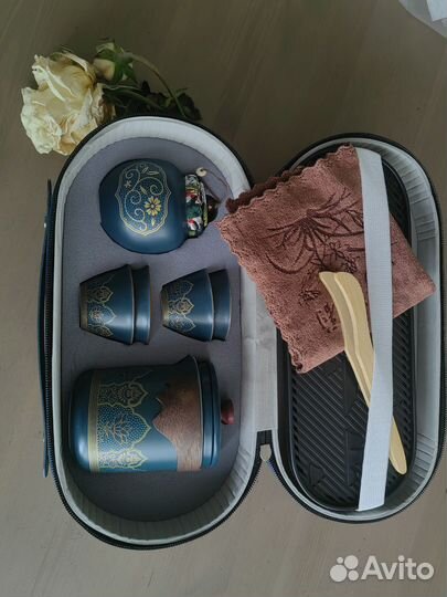 Набор для чайной церемонии на 4 персоны в кейсе