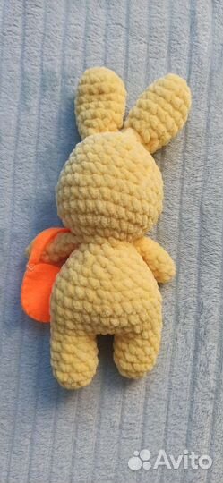 Плюшевый зайчик с корзиночкой