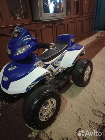 Детский квадроцикл на аккумуляторе