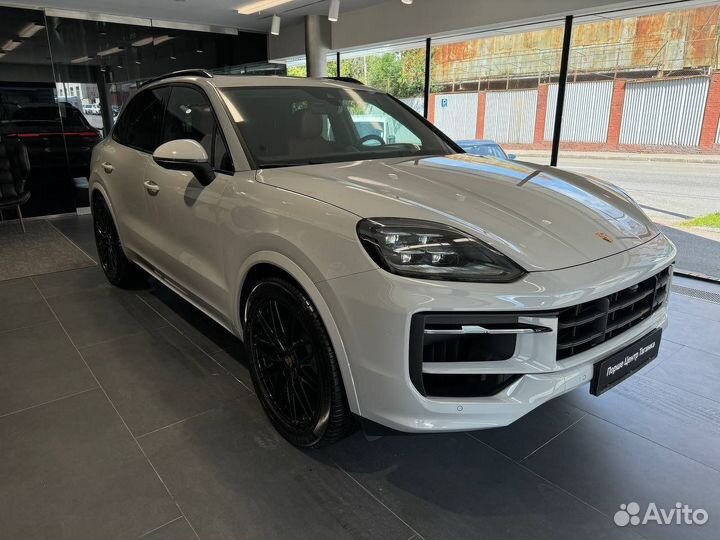 Porsche Cayenne 3.0 AT, 2024