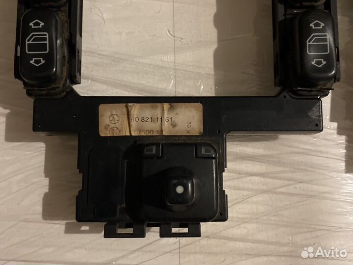 Кнопки стеклоподъемников Мерседес 210