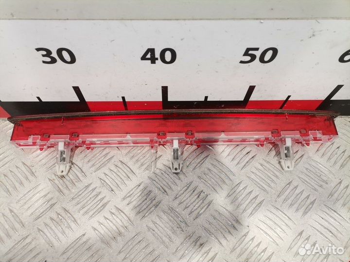 Стоп-сигнал Skoda Yeti (2009 - 2014) 5L0945097