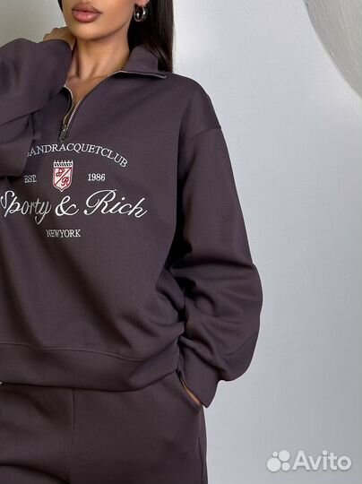 Спортивный костюм женский