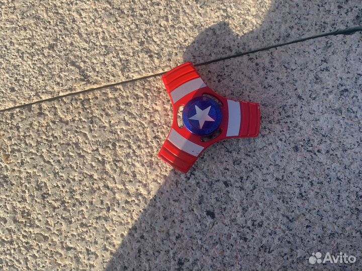 Спиннер капитан Америка
