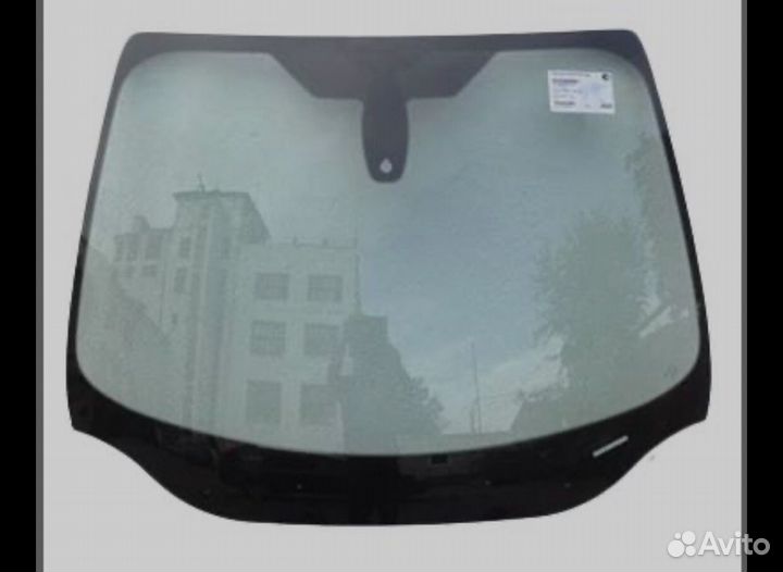 Лобовое стекло на Форд