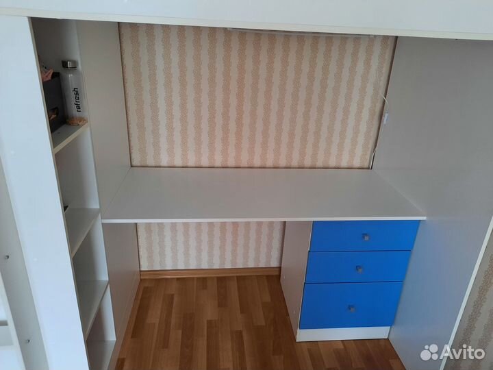 Кровать чердак со столом