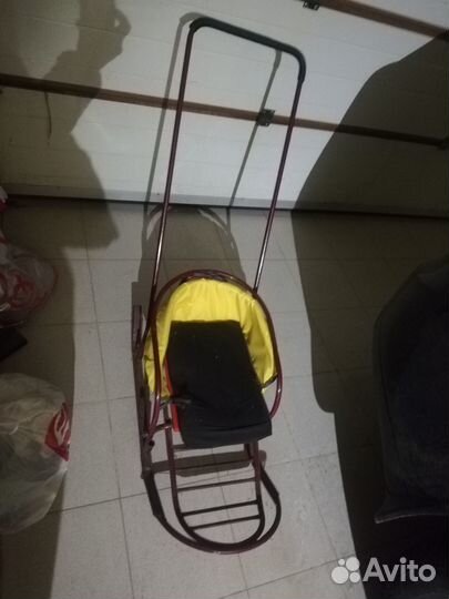 Детские санки с ручкой