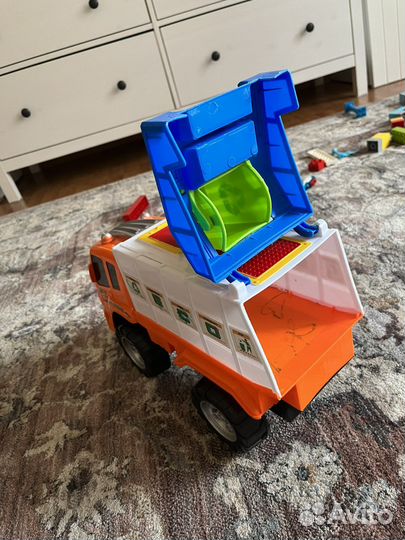 Грузовик мусоровоз