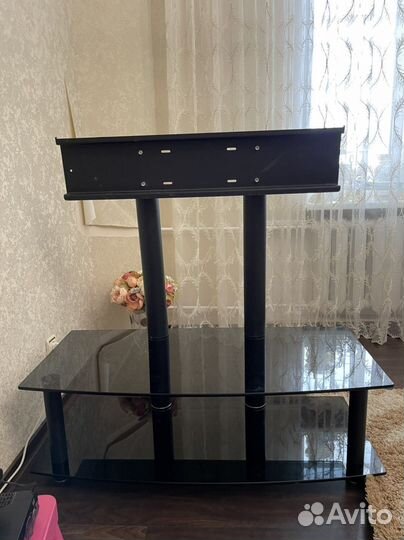 Стеклянная тумба под тв