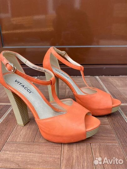 Босоножки женские