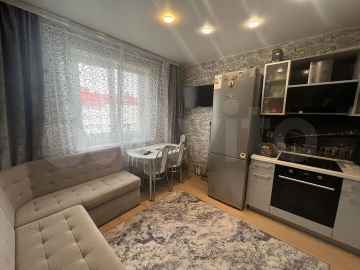 2-к. квартира, 50 м², 3/3 эт.
