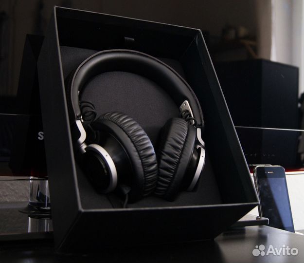 Наушники Philips Fidelio L1