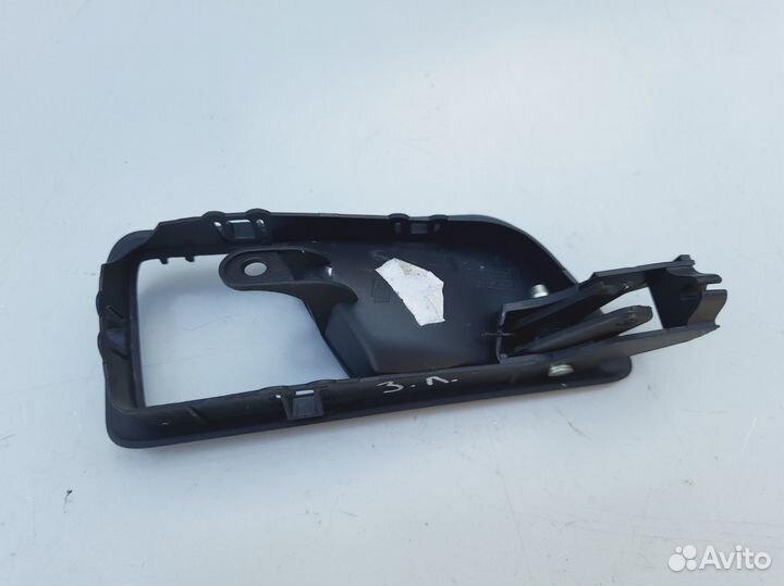 Ручка двери задней внутренняя левая Skoda Fabia