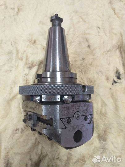 Расточная головка с подачей