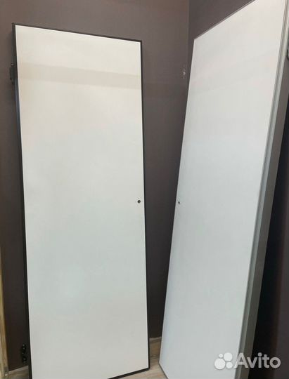 Скрытые двери,плинтус в наличии