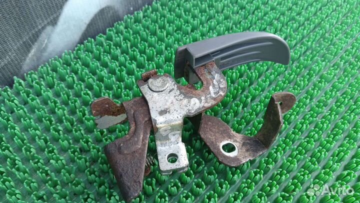 Ручка открывания бензобака mazda 6 gg