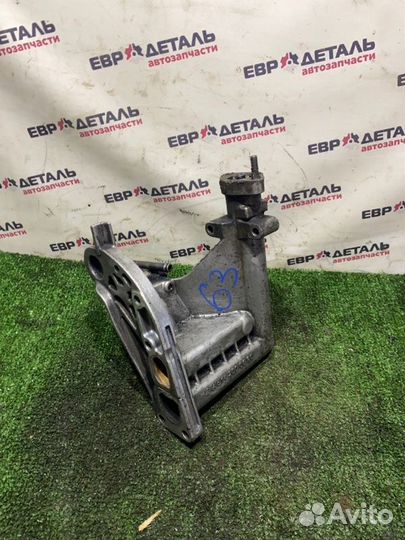 Фланец системы охлаждения Mercedes Benz Vito