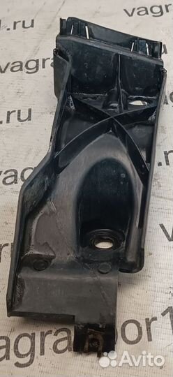 Кронштейн (сопут. товар) Audi A8 (D3) II рестайлин