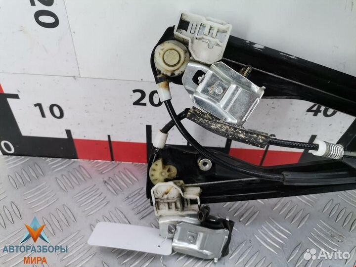 Стеклоподъемник передний правый Volkswagen Passat