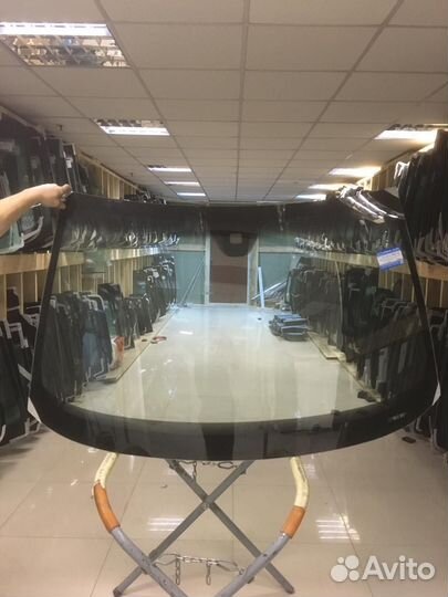 Лобовое стекло на Вольво хс90 xc90