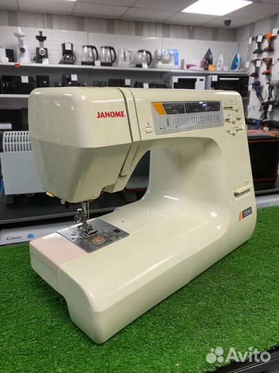 Швейная машина Janome 7524Е