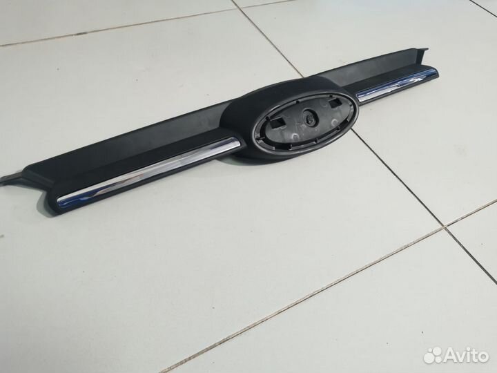 Верхняя решетка Форд фокус 3 хром